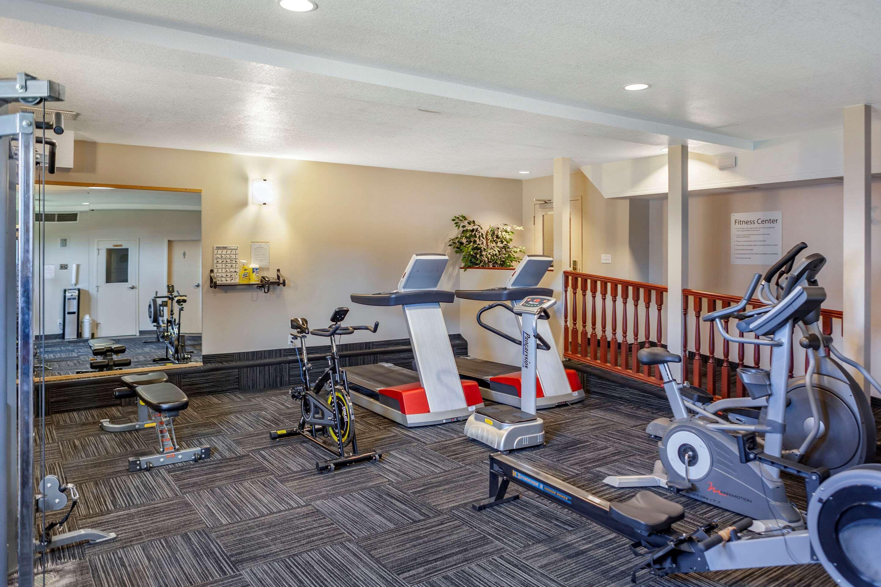 Quality Inn & Suites Edmonton International Airport Ледук Экстерьер фото