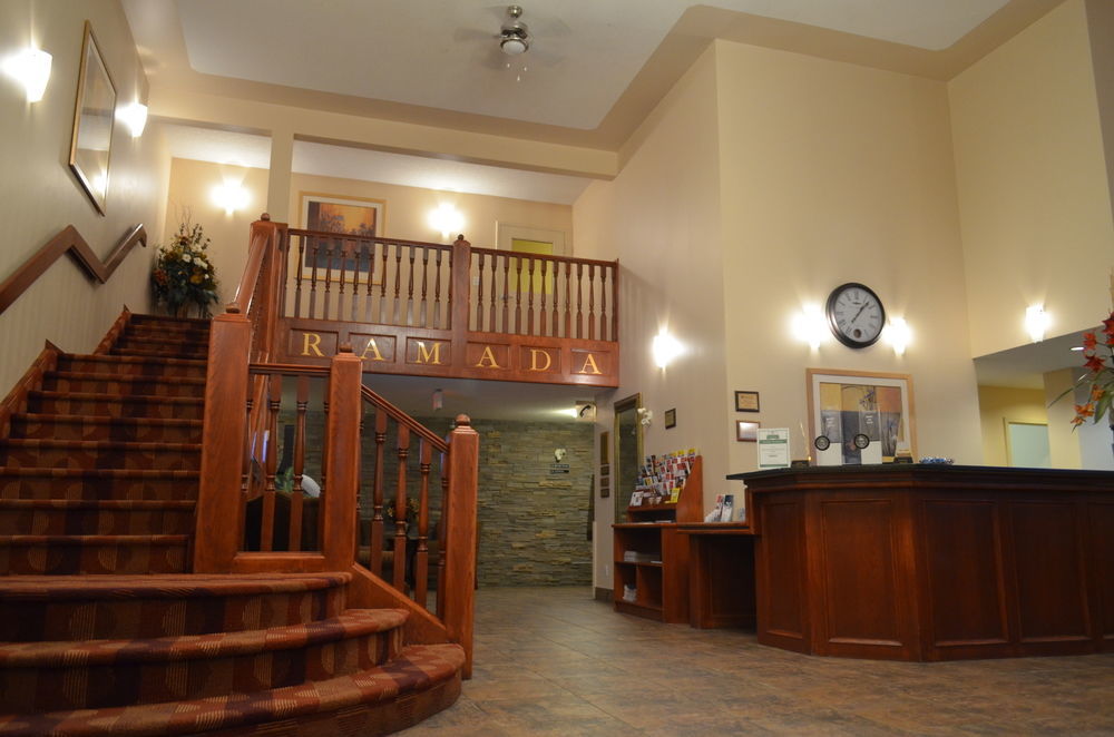 Quality Inn & Suites Edmonton International Airport Ледук Экстерьер фото